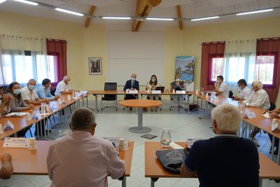 Rencontre officielle entre les représentants - La Bâtie-Neuve