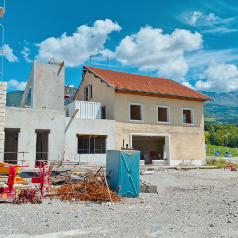Maison de Pays à Montgardin en travaux