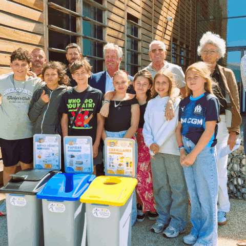 Remise des poubelles au collège